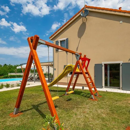 Pinca Сasa de vacaciones